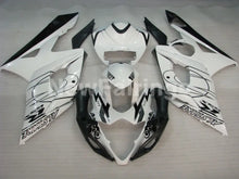 Laden Sie das Bild in den Galerie-Viewer, White Black Corona - GSX - R1000 05 - 06 Fairing Kit