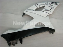 Laden Sie das Bild in den Galerie-Viewer, White Black Corona - GSX - R1000 05 - 06 Fairing Kit