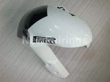 Laden Sie das Bild in den Galerie-Viewer, White Black Corona - GSX - R1000 07 - 08 Fairing Kit