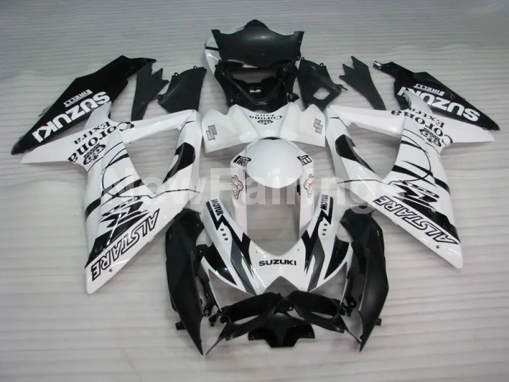 White and Black Corona - GSX-R750 08-10 Fairing Kit