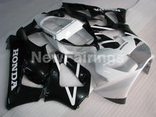 Laden Sie das Bild in den Galerie-Viewer, White Black Factory Style - CBR 929 RR 00-01 Fairing Kit -