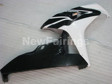 Laden Sie das Bild in den Galerie-Viewer, White and Black Factory Style - CBR1000RR 06-07 Fairing Kit