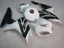 Laden Sie das Bild in den Galerie-Viewer, White and Black Factory Style - CBR1000RR 06-07 Fairing Kit