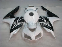 Laden Sie das Bild in den Galerie-Viewer, White and Black Factory Style - CBR1000RR 06-07 Fairing Kit