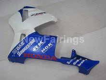 Laden Sie das Bild in den Galerie-Viewer, White Blue and Red Factory Style - CBR600RR 05-06 Fairing