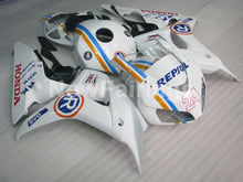 Laden Sie das Bild in den Galerie-Viewer, White and Blue Repsol - CBR1000RR 06-07 Fairing Kit -