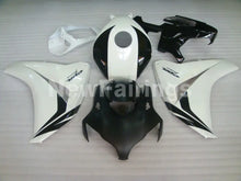 Laden Sie das Bild in den Galerie-Viewer, White and Matte Black Factory Style - CBR1000RR 08-11