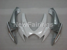 Laden Sie das Bild in den Galerie-Viewer, White and Silver Factory Style - GSX-R600 06-07 Fairing Kit