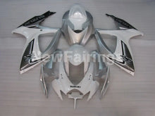 Laden Sie das Bild in den Galerie-Viewer, White Silver Factory Style - GSX-R600 06-07 Fairing Kit