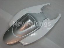 Laden Sie das Bild in den Galerie-Viewer, White and Silver Factory Style - GSX-R600 06-07 Fairing Kit