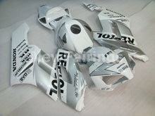 Laden Sie das Bild in den Galerie-Viewer, White and Silver Repsol - CBR1000RR 04-05 Fairing Kit -