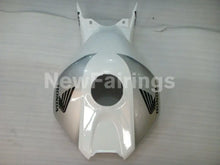 Laden Sie das Bild in den Galerie-Viewer, White and Silver Repsol - CBR1000RR 04-05 Fairing Kit -