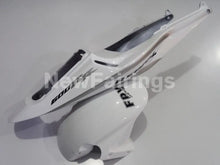 Laden Sie das Bild in den Galerie-Viewer, White and Silver Repsol - CBR600RR 03-04 Fairing Kit -